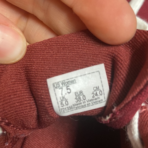 Maroon Vans - Picture 4 of 4